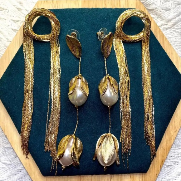 Long Pearl Flower Earrings Gold Color Leaf Tassel Earrings. New condition - Picture 1 of 6